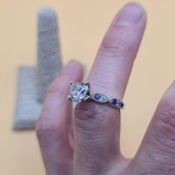 Size 6 Sterling Silver Stunning Heart Cubic Zirconia Gem Ring A4575 - Picture 5 of 9
